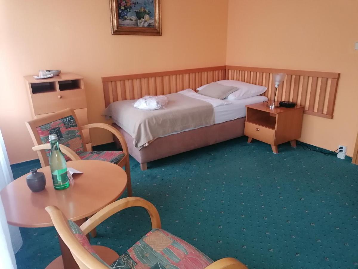 Monti Spa Františkovy Lázně Екстериор снимка